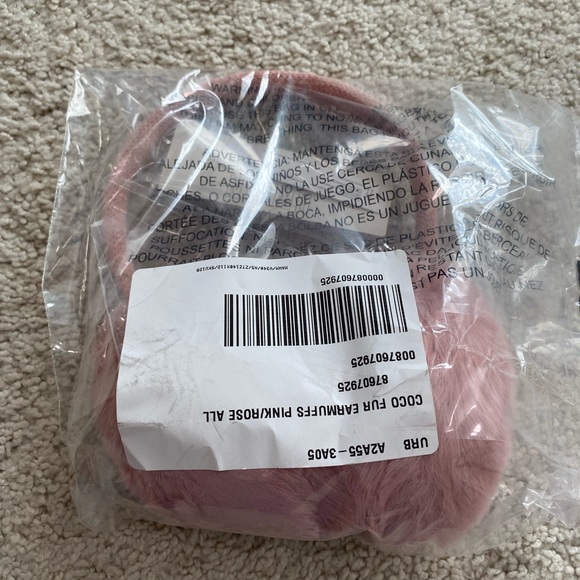 Urban Outfitters Faux Fur Earmuffs NWT - Pink - Picture 5 of 6